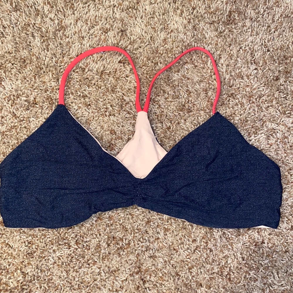 Reversible L-space bikini top